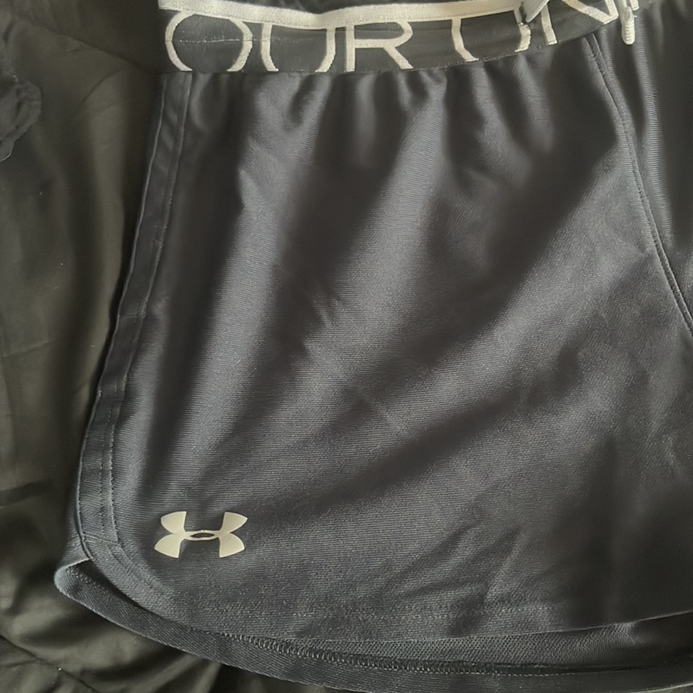 Womens under Armour shorts - Picture 2 of 3